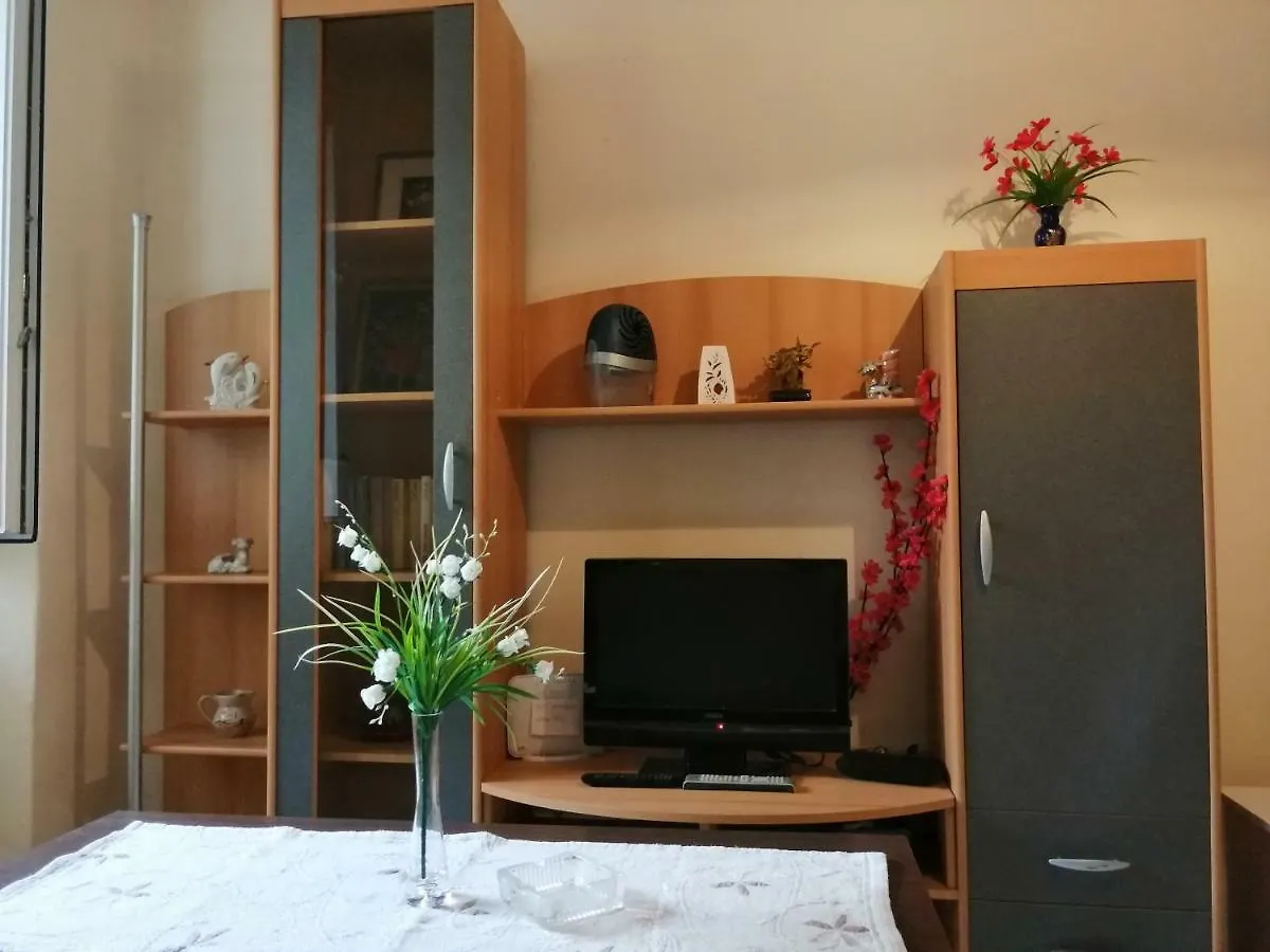 Apartment Micaela Pula 0*,  Hırvatistan