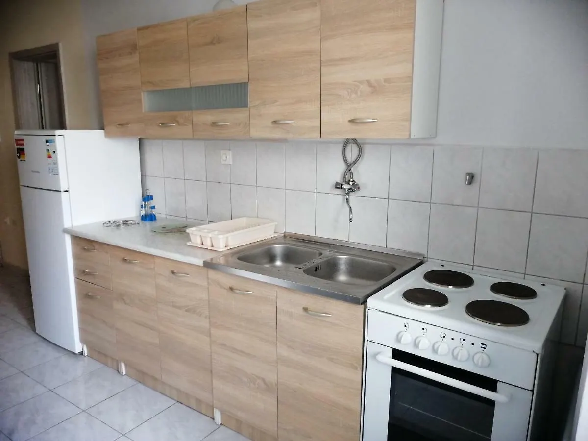 Apartment Micaela Pula 0*,